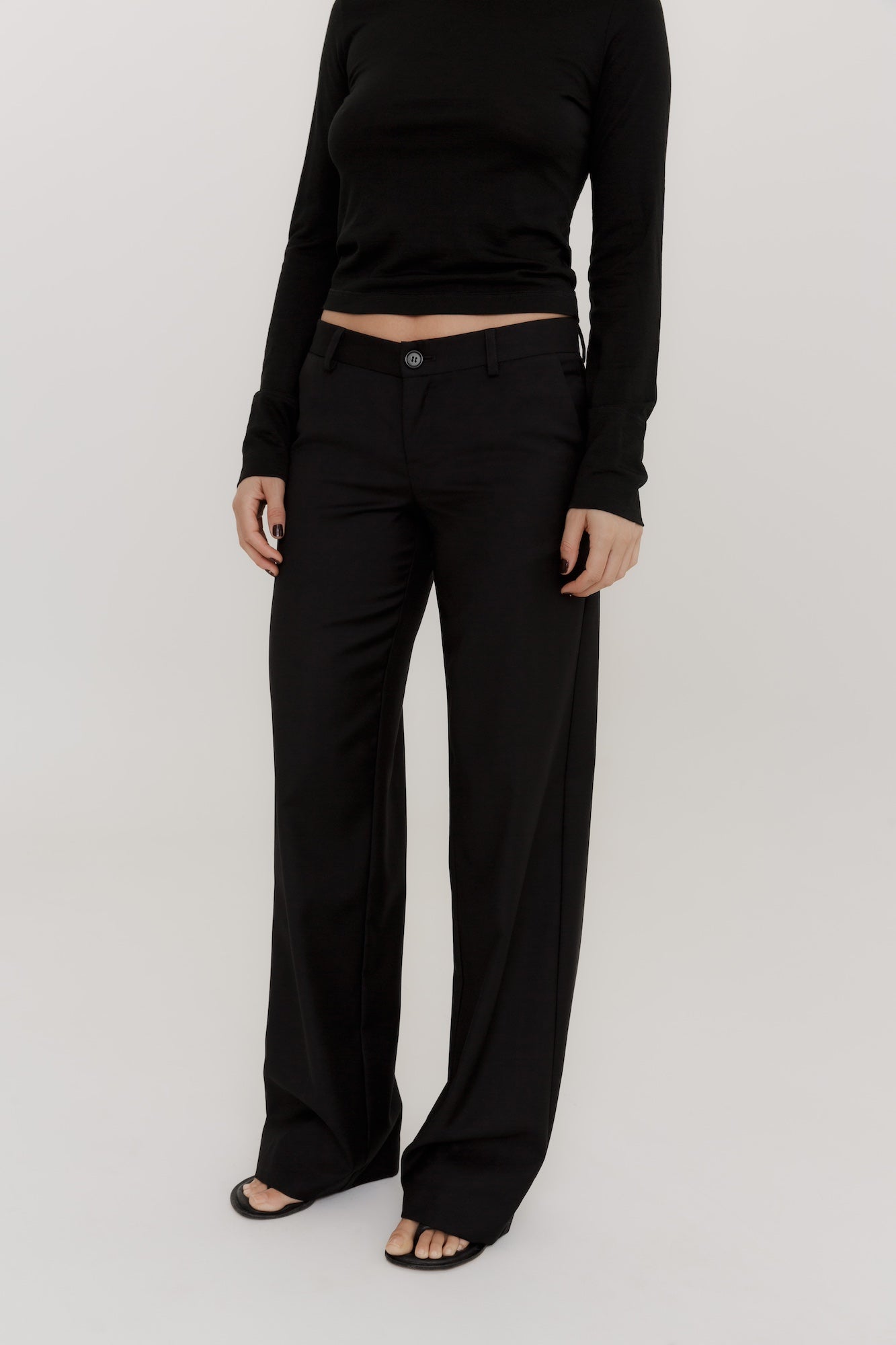 Low-rise Tailored Pant in Black | SAINT